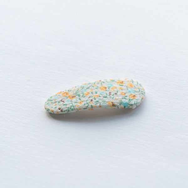 green flower pattern hair clip