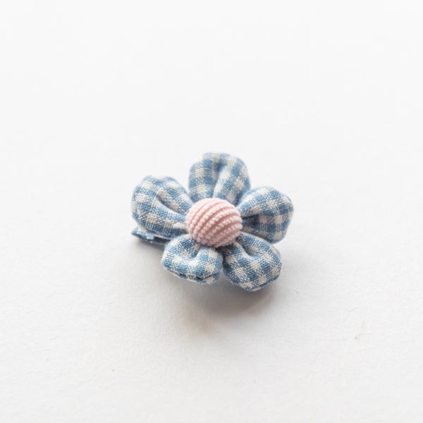 blue flower gingham hair clip 