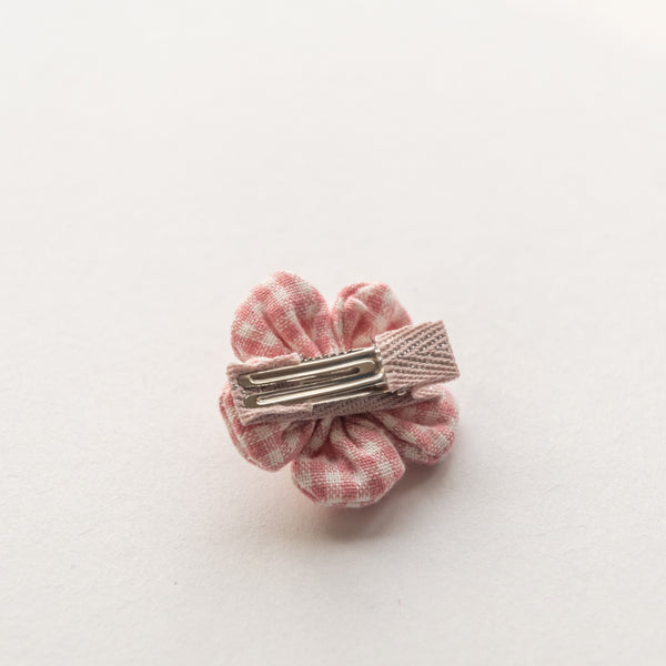 flower with gingham pattern hair clip colored pink